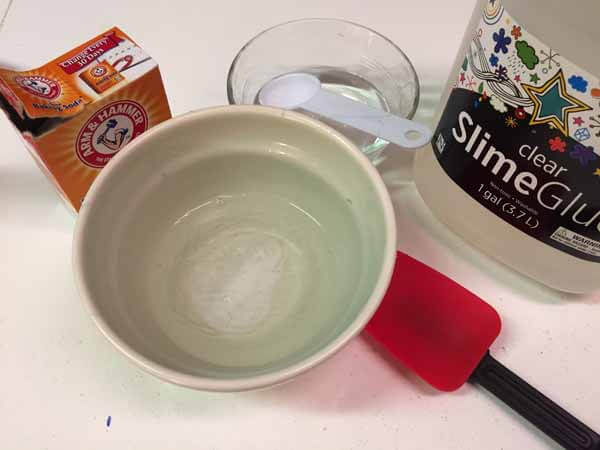 Simple No-Fail Slime Recipe - Mix Glue, Water, Baking Soda