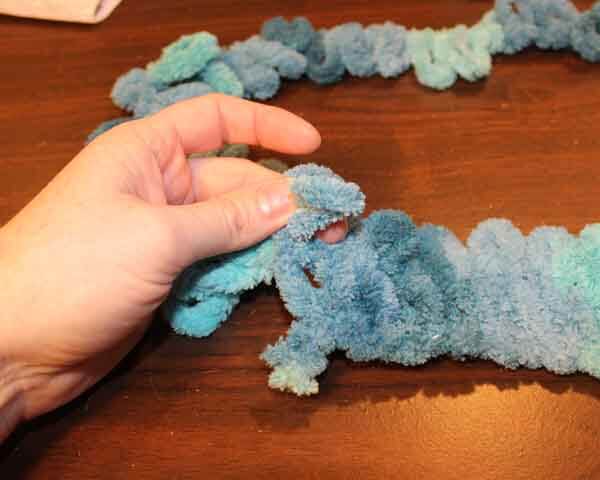 Loop Yarn Stocking Stitch Tutorial - Third Row