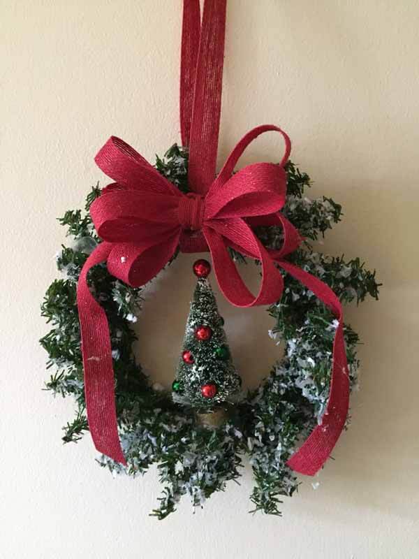 Snow Covered Winter Wreath Tutorial - Finished