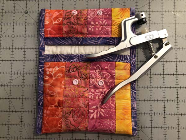 How to Sew a Custom Tablet Cover (Free Pattern) | Needlepointers.com