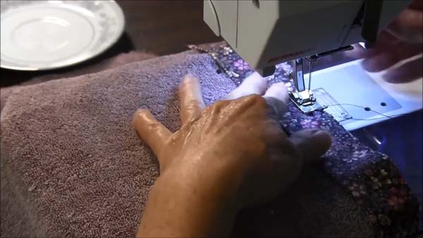 How to Make a Dish Drying Mat from an Old Towel (Recycling Craft) 