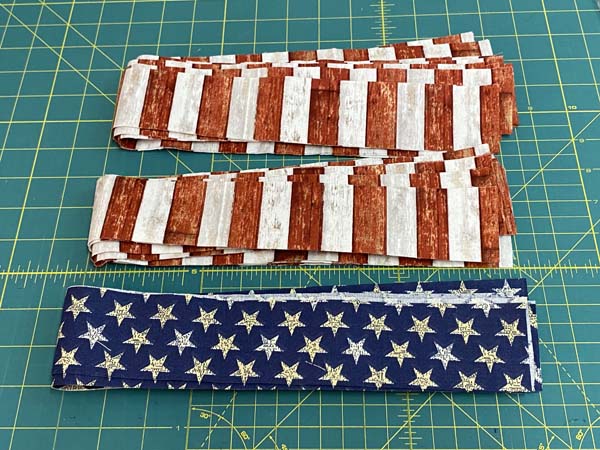 DIY Farmhouse Patriotic Garland Tutorial | Needlepointers.com