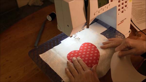 The easy way to applique with HeatnBond fusible web: What works best -  QUILTsocial