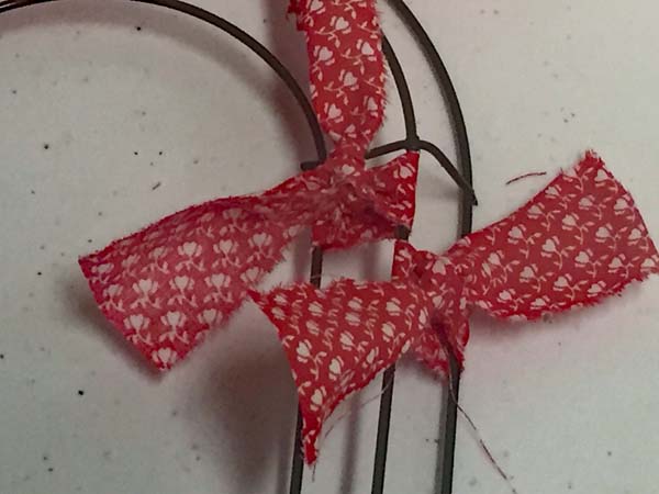 HEART WIRE WREATHS