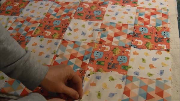 Beginner Quilt Series - How to Layer a Quilt Sandwich and Pin Baste a Quilt
