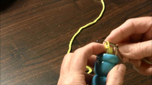 Pony Spool Knitter, Wood French Knitting Doll Tricotin Instructions and  Needle With 6 Colored Balls of Yarn & Plastic Tapestry Needle Kit 