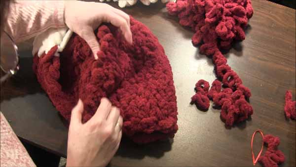 Loop Yarn Criss-Cross Scarf - Turn Scarf