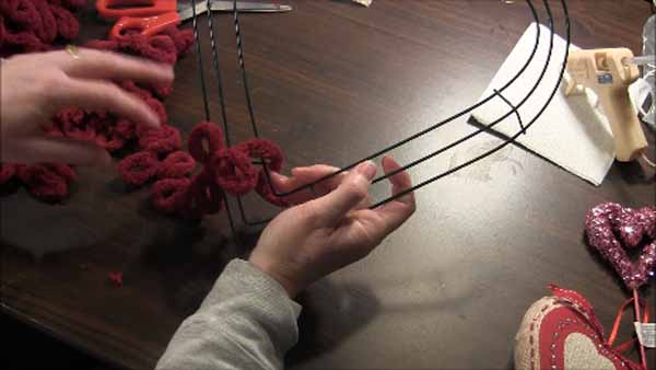 Valentine Loop Yarn Heart Wreath - Tie on Yarn