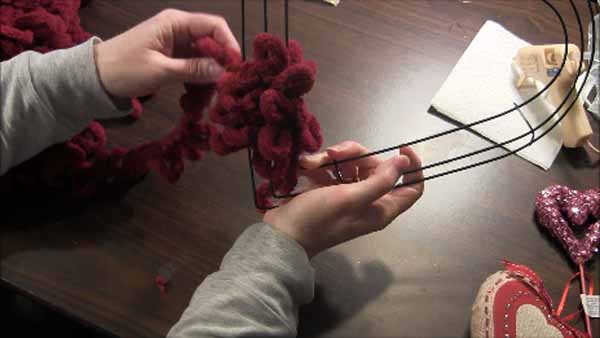 Valentine Loop Yarn Heart Wreath - Wrap Yarn
