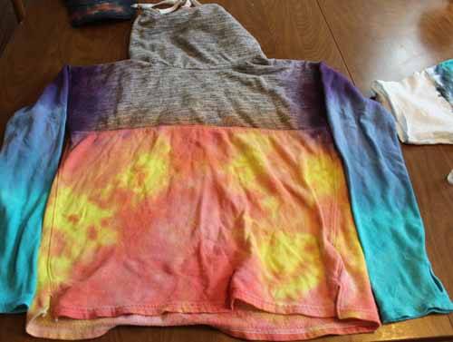 How to fix a dyed shirt