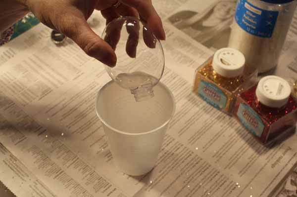 Glitter Ornament Tutorial - Glue Drips Out